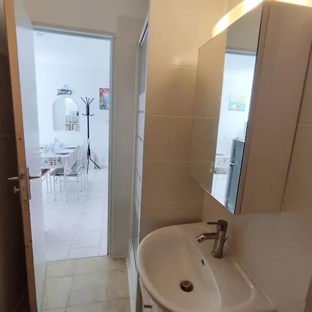 T2 - Parking - Wifi - Proche - Calme - 2 Pers - Narbonne-plage - Fr-1-795-15