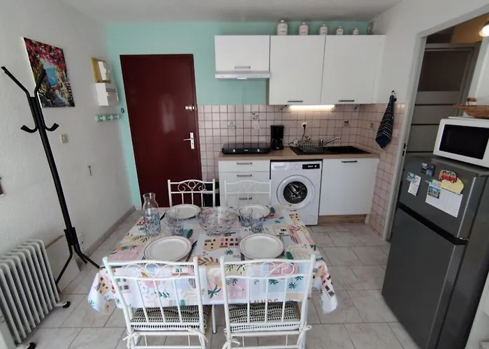 T2 - Parking - Wifi - Proche - Calme - 2 Pers - Narbonne-plage - Fr-1-795-15 *